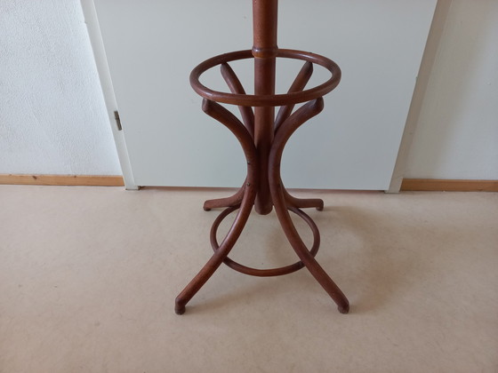 Image 1 of Thonet-kapstok uit de ZPM Radomsko-fabriek