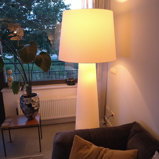 Image 1 of Moderne witte vloerlamp