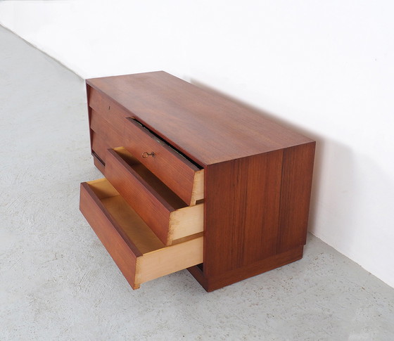 Image 1 of Vintage laag teak dressoir met lades jaren 60