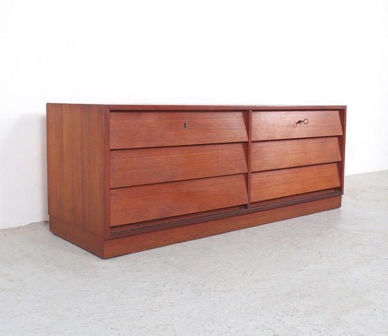 Image 1 of Vintage laag teak dressoir met lades jaren 60