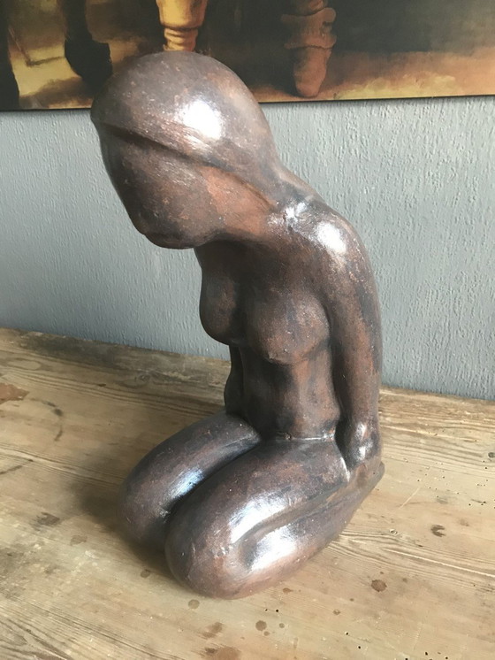Image 1 of Abstract Aardewerk Beeld Vrouw Jr. 60