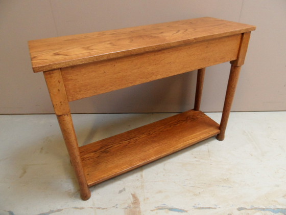 Image 1 of Antiek eiken sidetable