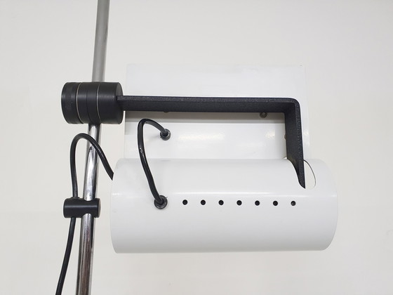 Image 1 of Wit metalen design vloerlamp van Joe Colombo, Italië 1980's