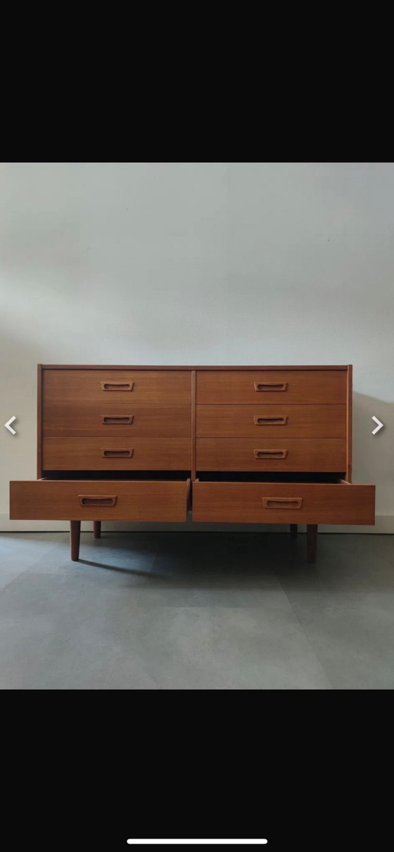 Image 1 of Vintage Deens Dressoir Met 8(!) Lades In Teak