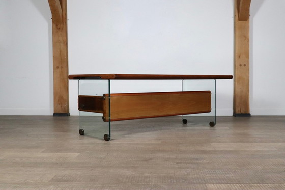 Image 1 of Directeurs bureau in glas, hout en messing van Tosi, Italië 1960S