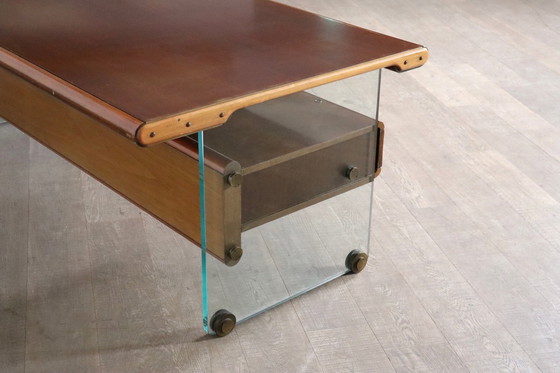 Image 1 of Directeurs bureau in glas, hout en messing van Tosi, Italië 1960S