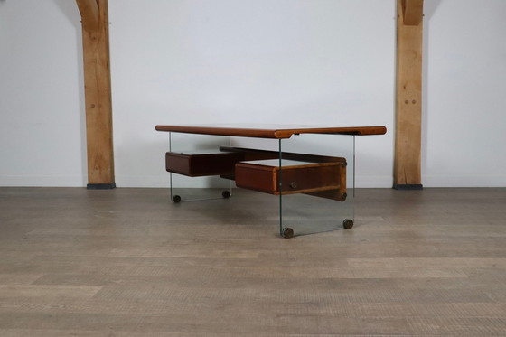 Image 1 of Directeurs bureau in glas, hout en messing van Tosi, Italië 1960S