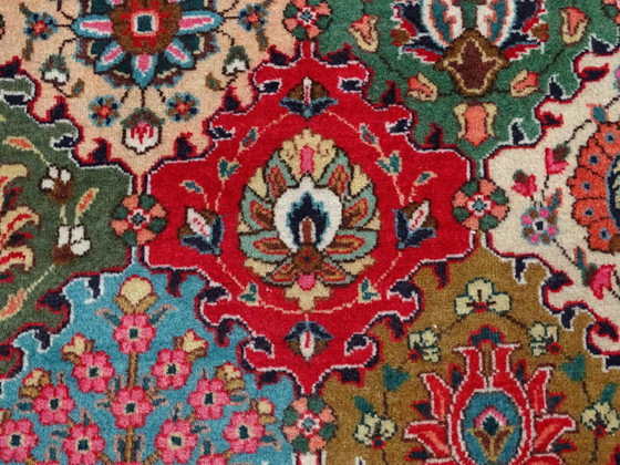 Image 1 of Gesigneerd Tabriz - 390 X 291 Cm - Handgeknoopt