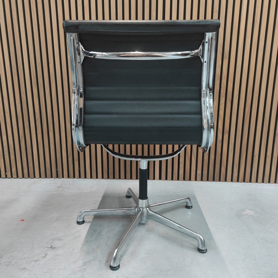 Image 1 of Vitra Ea105