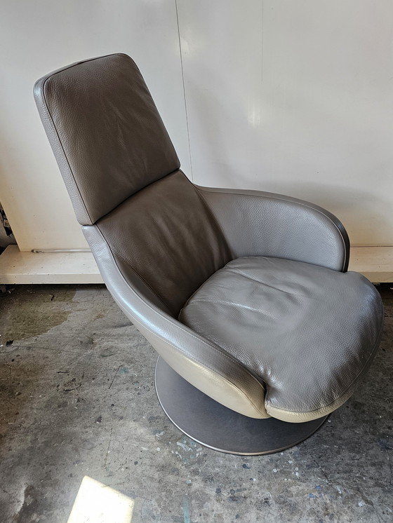 Image 1 of Natuzzi Fauteuil  Prend Swivel