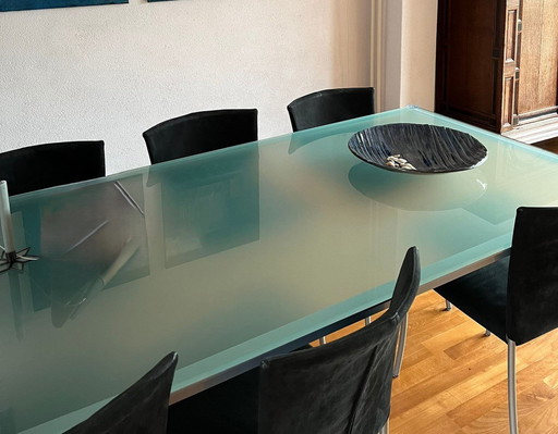 Modern Eettafel Met Satijn Gehard Glazen Blad