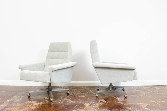 Image 1 of Paar fauteuils van Up Závody op metalen wielen, Tsjecho-Slowakije, 1970
