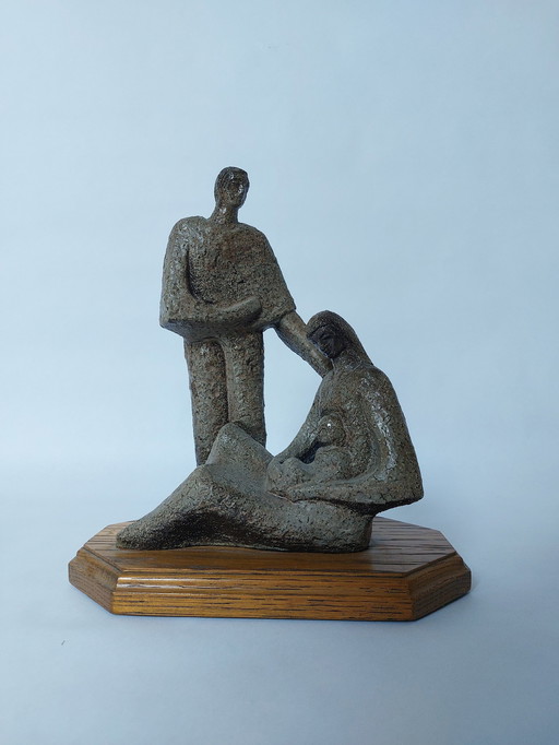 Steen- en houtsculptuur uit Mid Century