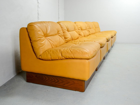 Image 1 of Exclusieve Dreipunkt Honinggeel Lederen Modulaire Sofaset 4 Elementen. Duitsland, jaren 1970.