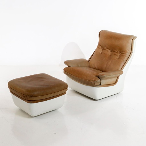 Airborne Orchid Fauteuil & Hocker Michel Cadestin