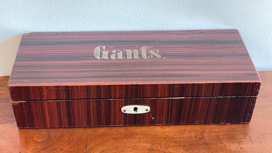 Image 1 of Vintage houten handschoenenkastjes