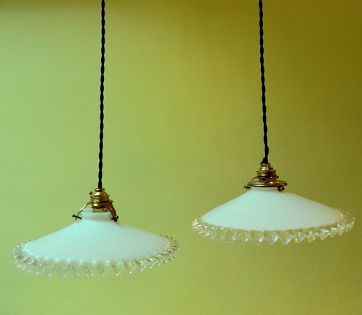 2X Vintage Opaline Hangende Armaturen in reliëf