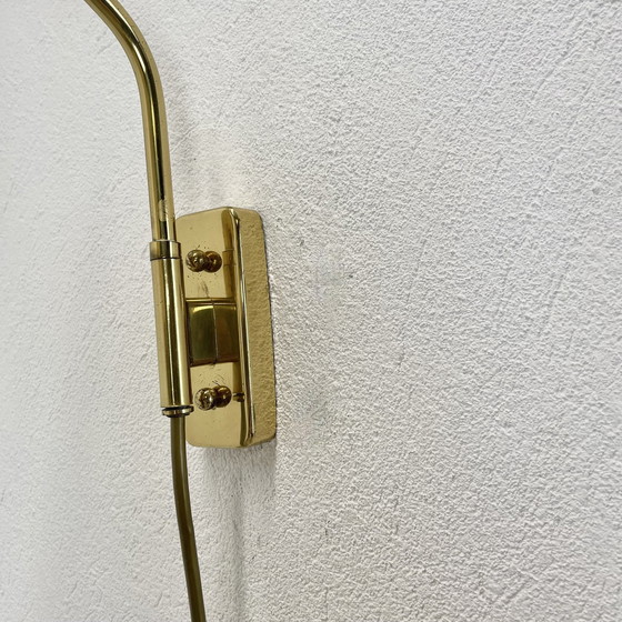 Image 1 of Minimalistische verstelbare zwenkarm met contragewicht messing wandlamp, Duitsland 1950S