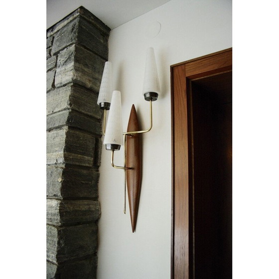 Image 1 of Vintage wandlamp van teakhout en messing, 1950
