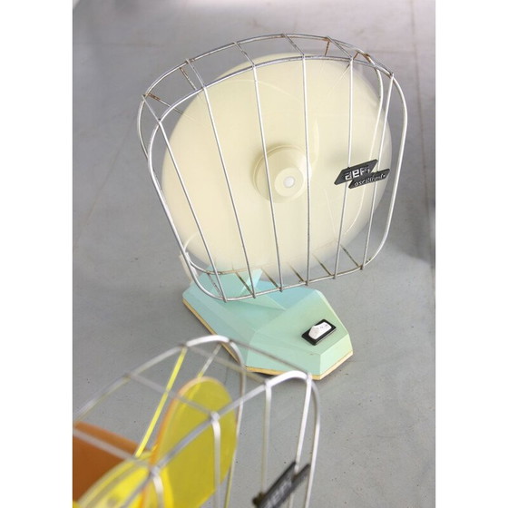 Image 1 of Paar gekleurde vintage waaiers, Italië