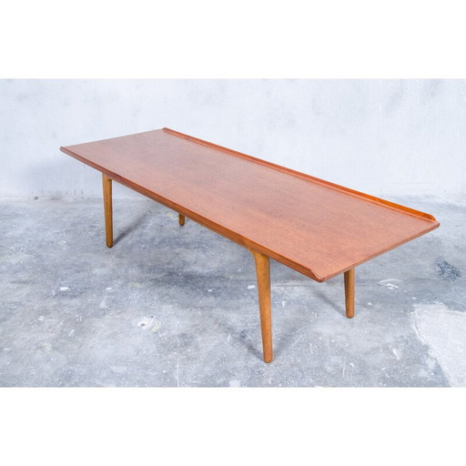 Bovenkamp salontafel van Arnold Madsen & Henry Schubell