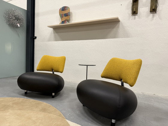 Image 1 of 2 Leolux Pallone Fauteuil Zwart Leer Geel Stof