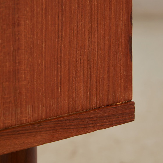 Image 1 of Gerestaureerd teak dressoir