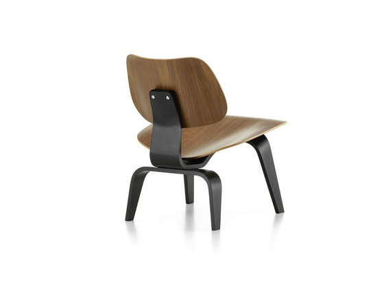 Image 1 of 2x Vitra Eames LCW stoel