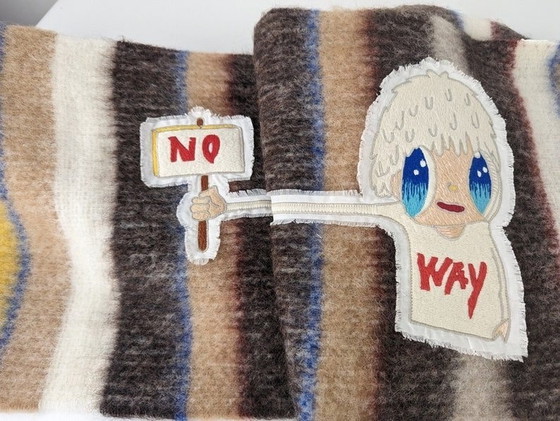 Image 1 of Javier Calleja X Mira Mikati "No Way" sjaal van textielkunst