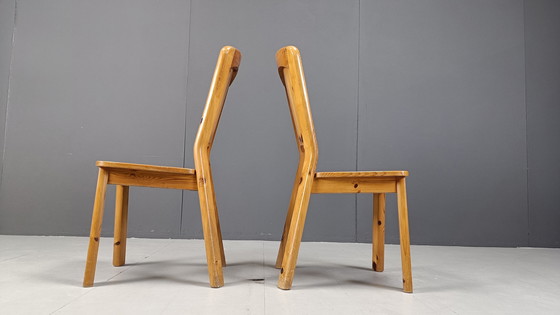 Image 1 of Vintage grenenhouten eetkamerstoelen - jaren 1970