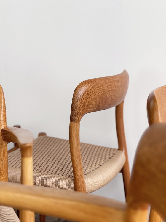 Image 1 of Mid Century Deense Model 56 en 75 stoelen in eikenhout van Niels O. Møller voor JL Møllers Meubelfabriek, 1950, set van 8