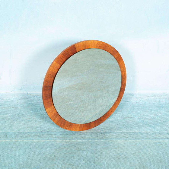 Image 1 of Vintage ronde spiegel walnoothout, sixties midmod mirror