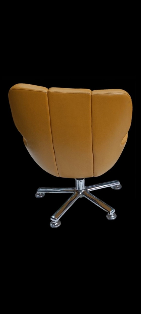 Image 1 of Paar oude Italiaanse fauteuils