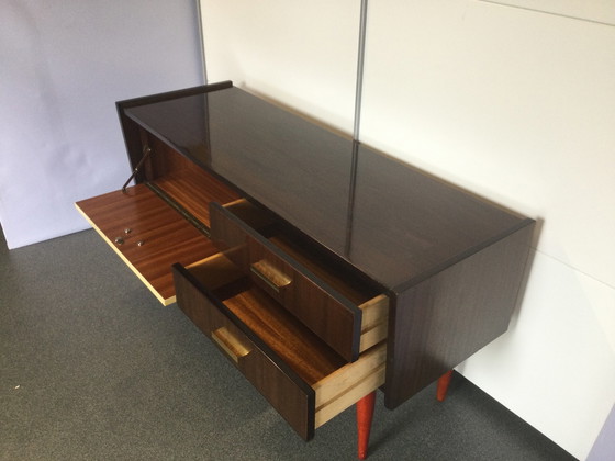 Image 1 of Retro Okergeel Bruin Hoogglans Dressoir