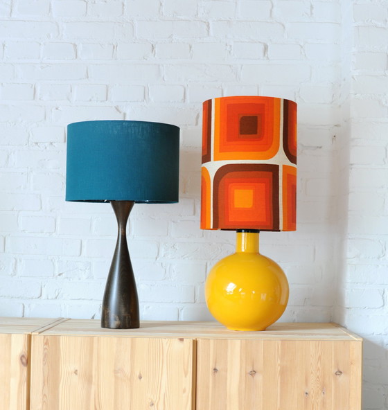 Image 1 of Vintage Gele Keramieken Lampenvoet Met Nieuwe Handgemaakte Lampenkap Van Originele Vintage Stof