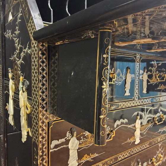 Image 1 of Vintage Chinees Bureau / Aziatische Secretaire (Speksteen En Parelmoer) Chinoiserie,  Bohemian Bureau 