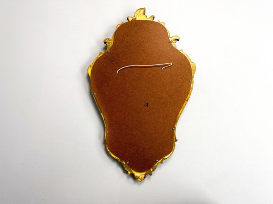 Image 1 of Vintage Ingelijste Vergulde Spiegel Met Sierlijk Decor | Afgeschuinde Spiegel