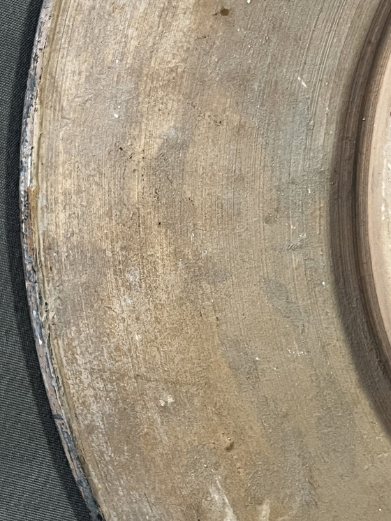 Image 1 of Met de hand beschilderd terracotta bord , Art Nouveau , Ongesigneerd . Vintage Origineel