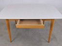 Vintage eettafel uit 1950, midden in de eeuw 