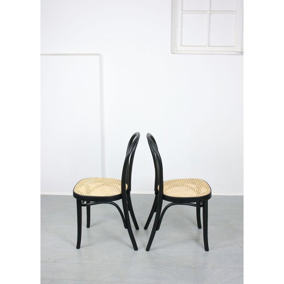 Image 1 of Paar vintage zwarte stoelen van Michael Thonet