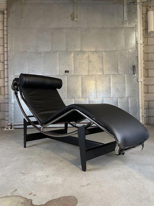 Cassina Lc4  Chaise Longue By Le Corbusier