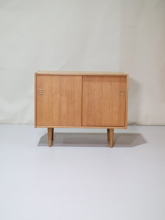 Image 1 of Kast Met Schuifdeuren Eiken Vintage Deens