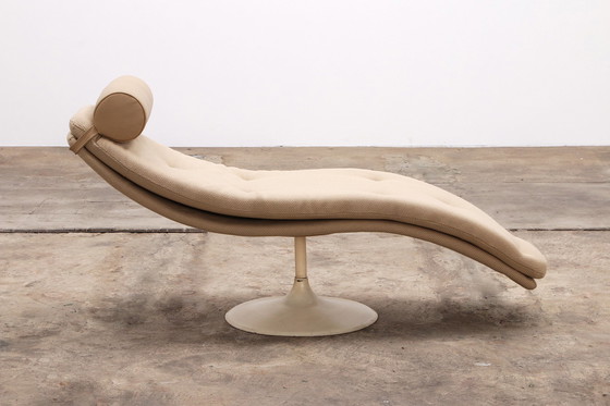 Image 1 of Vintage Lounge fauteuil opnieuw gestoffeerd jaren 60 in de style van Knoll.