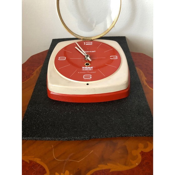 Image 1 of Vintage hes wandklok in zware metalen kast, India