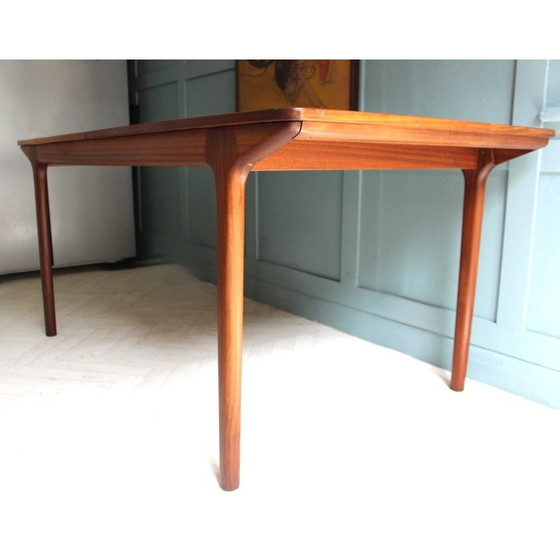 Image 1 of Mid-century teakhouten eettafel van Mcintosh