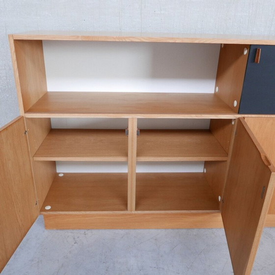 Image 1 of Mid-century modernistisch dressoir met 4 deuren van De Coene