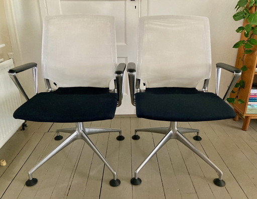 2x Vitra Meda conference chair