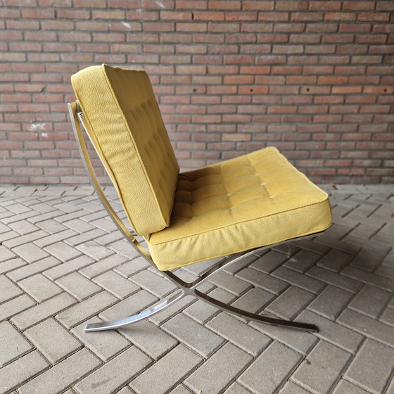 Image 1 of Hippe Fauteuil Opnieuw Gestoffeerd clone