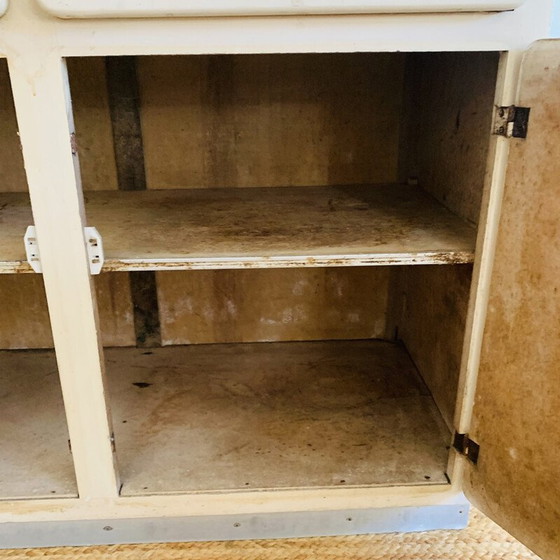 Image 1 of Vintage dressoir van hout en formica