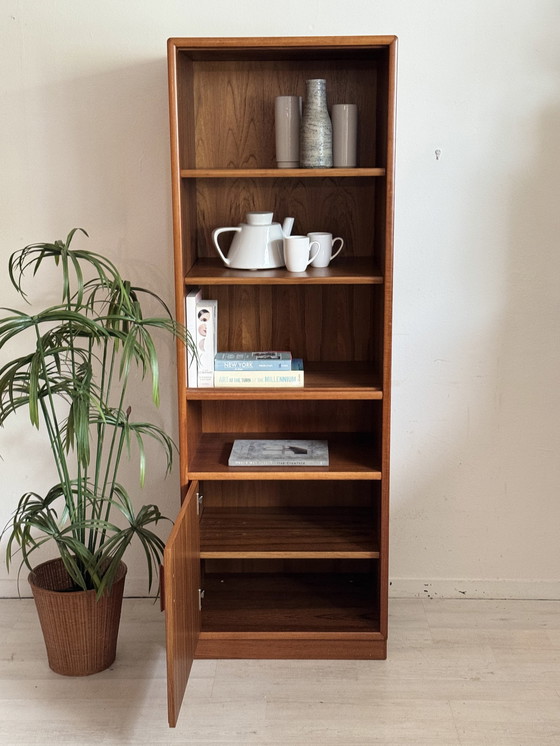 Image 1 of Twee vintage teak boekenkasten